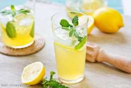 早上一杯新鮮檸檬水既養顏又養胃，幸福生活從早上開始