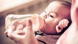 寶寶喝奶最忌諱“灌大肚”, 能吃是福的定義不適合幼兒, 家長謹記