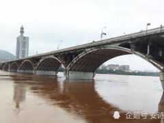 湖南長沙湘江水位持續上漲 橘子洲景區步道被淹