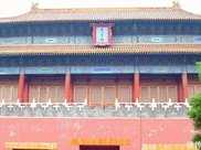 在紫禁城的四座大門中，為何只有東華門的門釘是8行？
