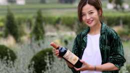 趙薇遭煤老闆“打臉”, 當年斥4000萬巨資購買法國酒莊, 大言不慚說中國沒有好的葡萄酒, 如今賀蘭山的品質超法國