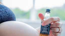 孕婦喝酒喝出來的寶寶，喝出來的寶寶，喝出來的寶寶，喝出來的健康