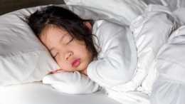 寶寶“3歲分床、5歲分房睡”合理嗎？看看專家建議的合適年齡