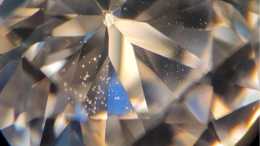 顯微鏡下, 合成立方氧化鋯, 莫桑石, 鑽石的不同之處