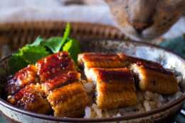 在家也能自己製作的日式鰻魚飯，非常美味哦~