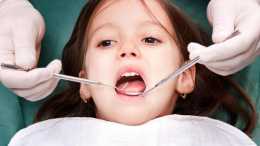 5歲孩子“一口爛牙”，醫生：糖果不背鍋，這些習慣的危害更大