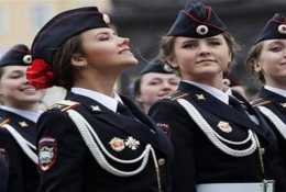 俄羅斯女兵退役後,為何大多“嫁不出去”?原因大概有3點