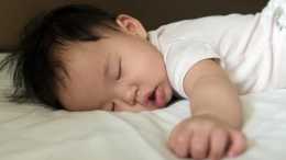 孩子不愛睡午覺，可能是“聰明”的表現，父母彆強迫