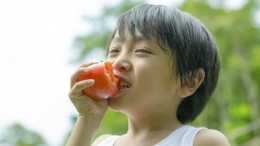 75歲專家: 2種水果吃一次半月難消化, 家長少給孩子吃, 影響長高