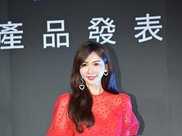 林志玲的氣場是真的清純，即使穿豔紅色的大裙子，也不顯俗氣