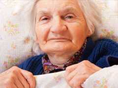 69歲阿姨哭訴：家有長壽老人不是福而是折磨，希望老母親早點走