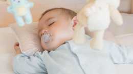 有幾種睡姿, 不適合新生兒, 可能會讓娃頭骨變形, 別等定型才後悔