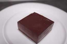 冰山熔岩巧克力蛋糕，口感絲滑細膩，步驟簡單一學就會