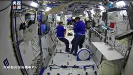 中國剛有三位宇航員下來，為什麼又要派人上去，而且是住6個月？