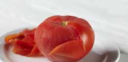 剛學會，原來西紅柿去皮這麼簡單，3個妙招輕鬆去皮，太省事了